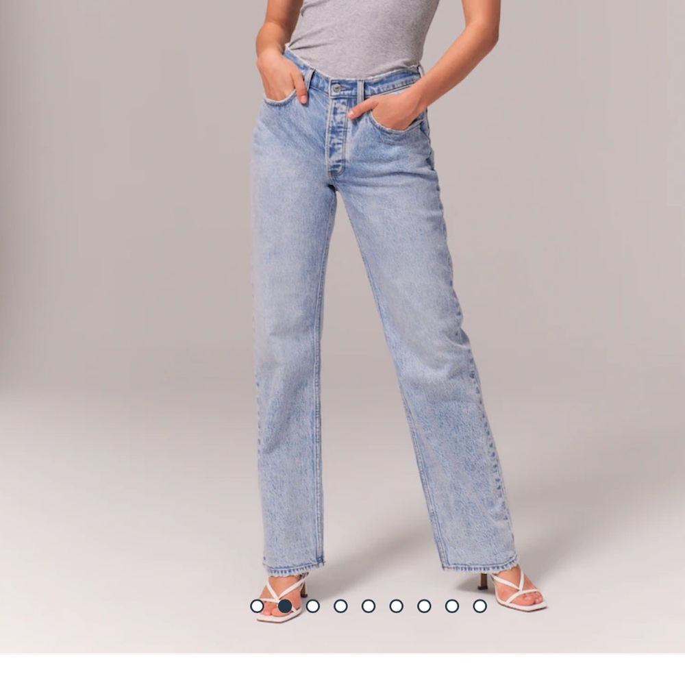 Abercrombie 90’s baggy low rise light wash mint condition